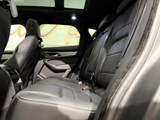 JAGUAR F-Pace 2.0 204 CV AWD R-Dynamic Black