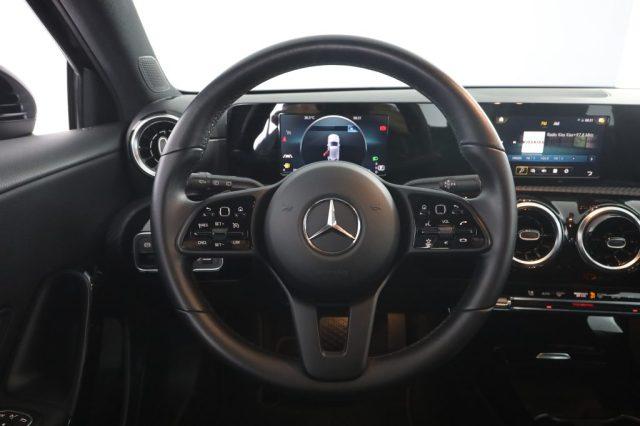 MERCEDES-BENZ A 180 A 180 d Automatic Business Extra