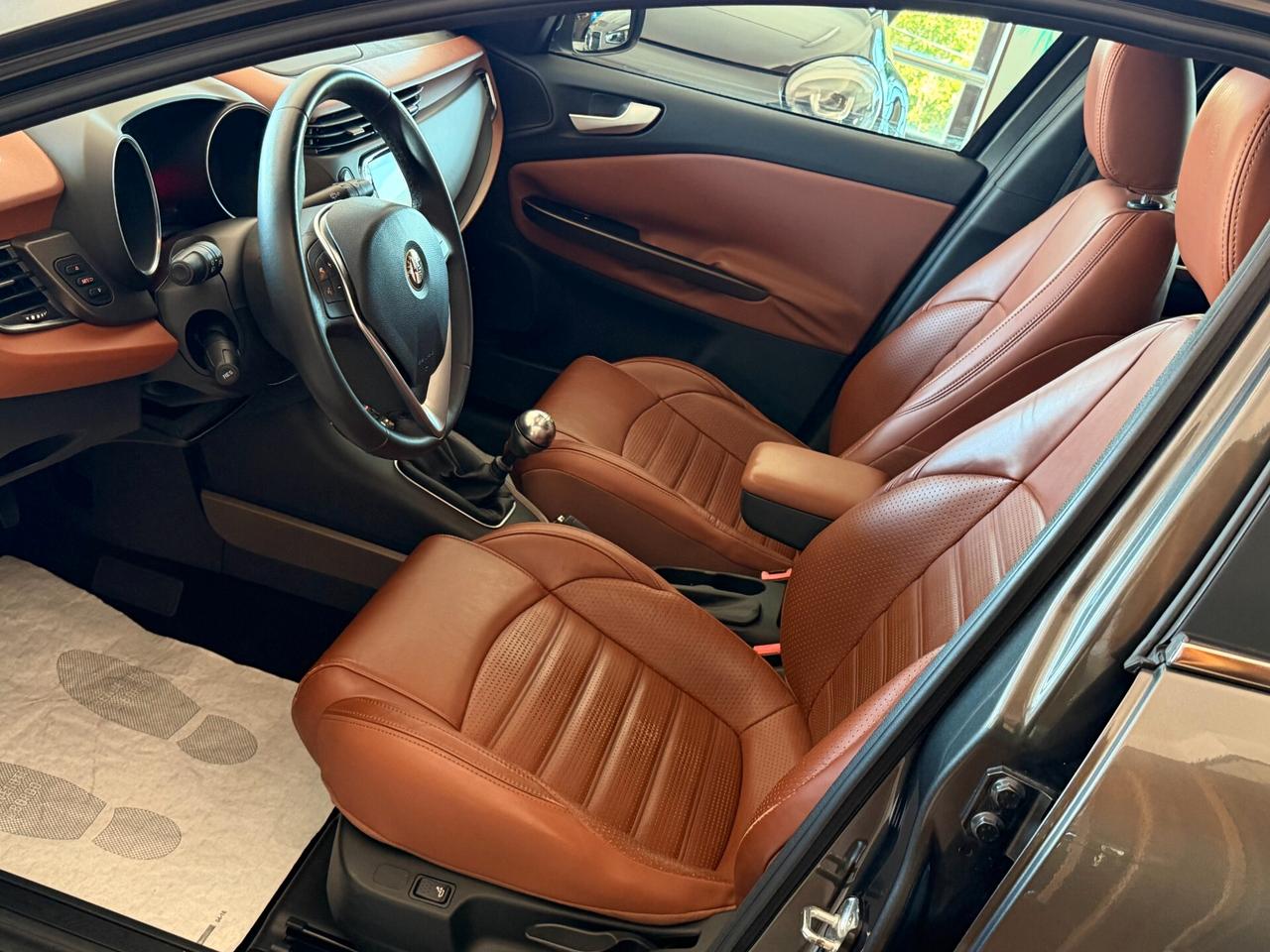 Alfa Romeo Giulietta 2.0 M.JET 150 cv. EXCLUSIVE (Tetto)