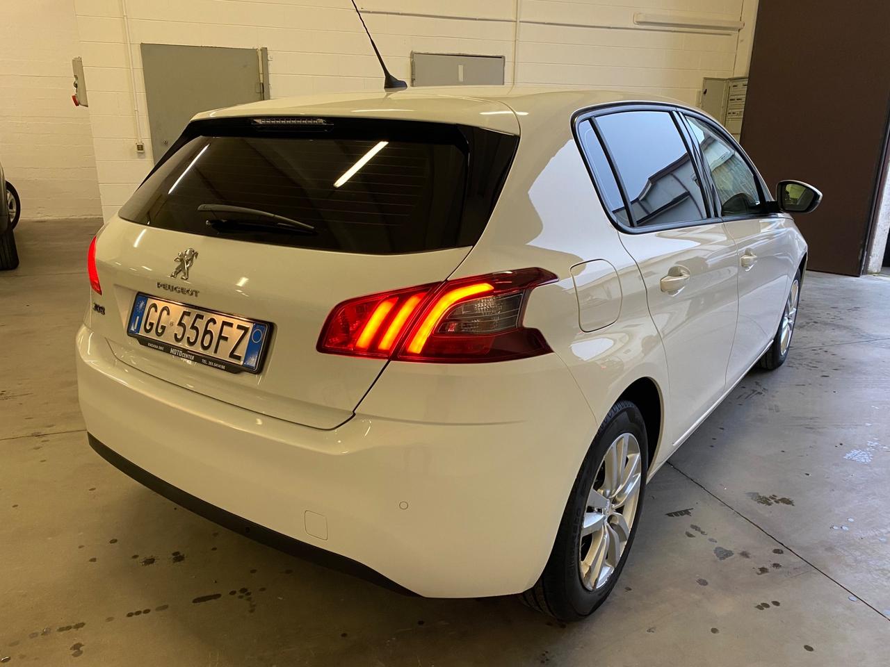 Peugeot 308 My21 Berlina 1.5 130 CV EAT8 Active Business