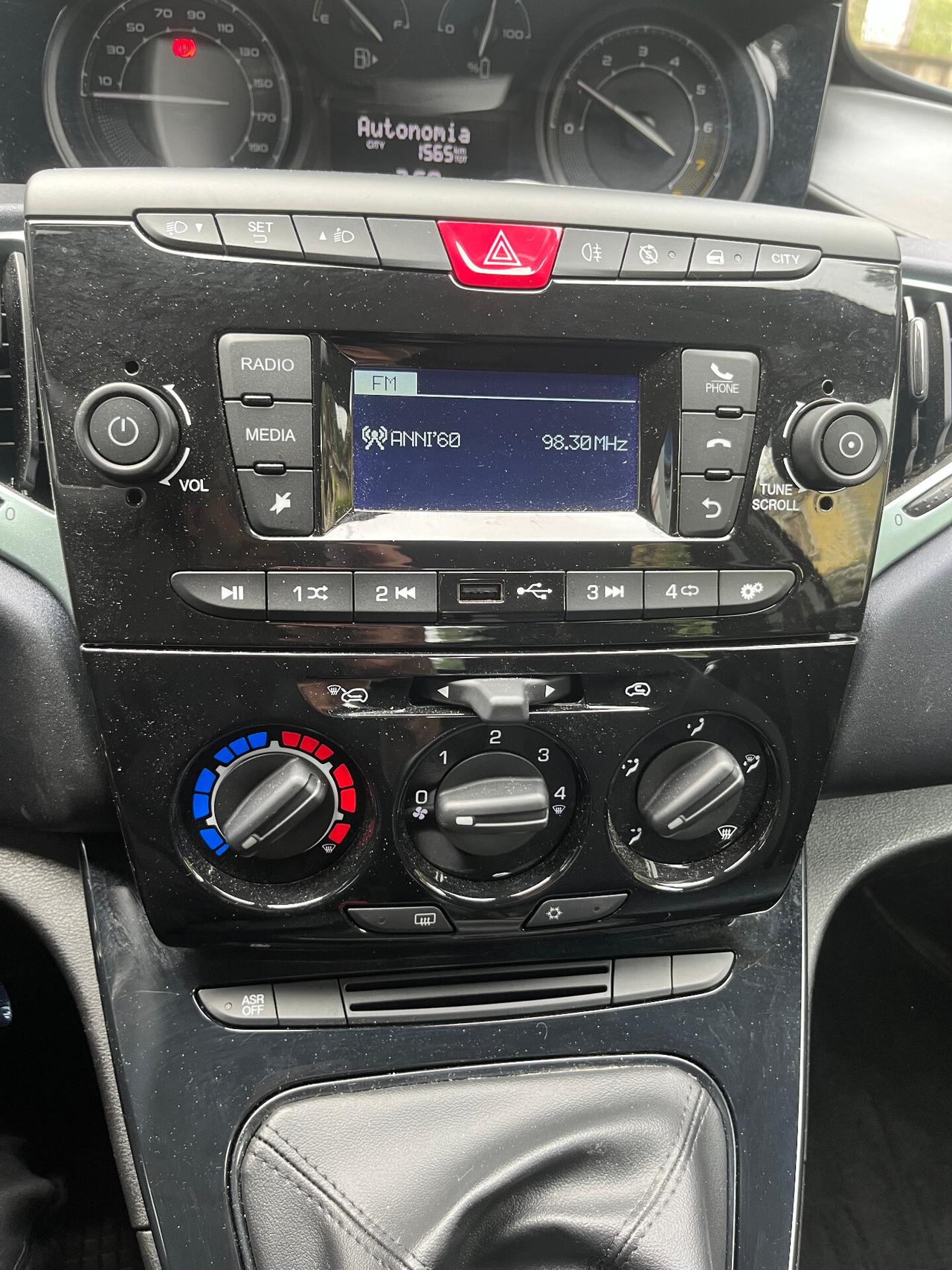Lancia Ypsilon 1.0 FireFly 5 porte S&S Hybrid Platino
