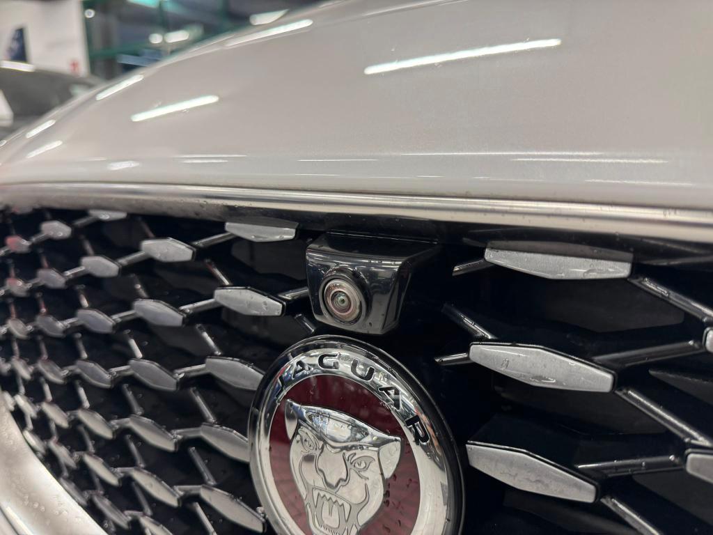 Jaguar E-Pace 2.0d i4 mhev R-Dynamic S awd 204cv auto