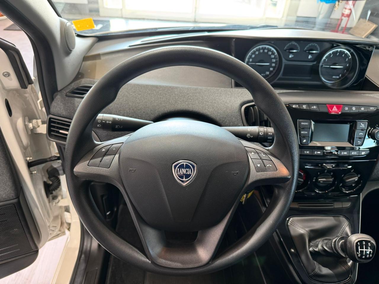 Lancia Ypsilon 1.0 Hybrid 70cv Ecochic Silver