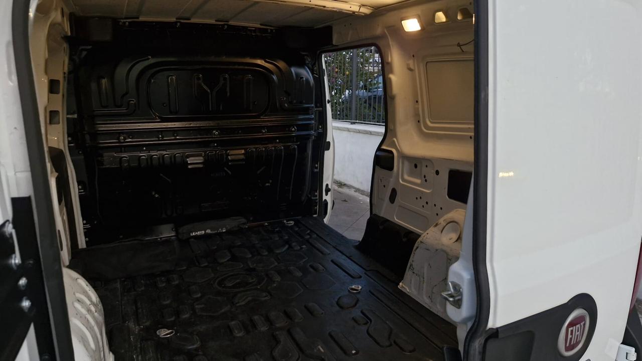 Fiat Doblo Doblò 1.6 MJT 105CV S&S PL-TN Cargo Maxi Lounge