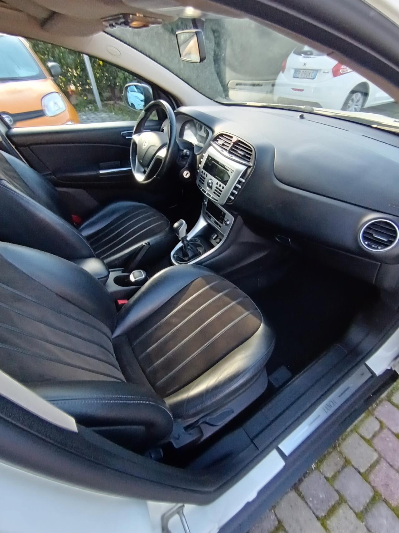 Lancia Delta 1.6 MJT DPF Gold