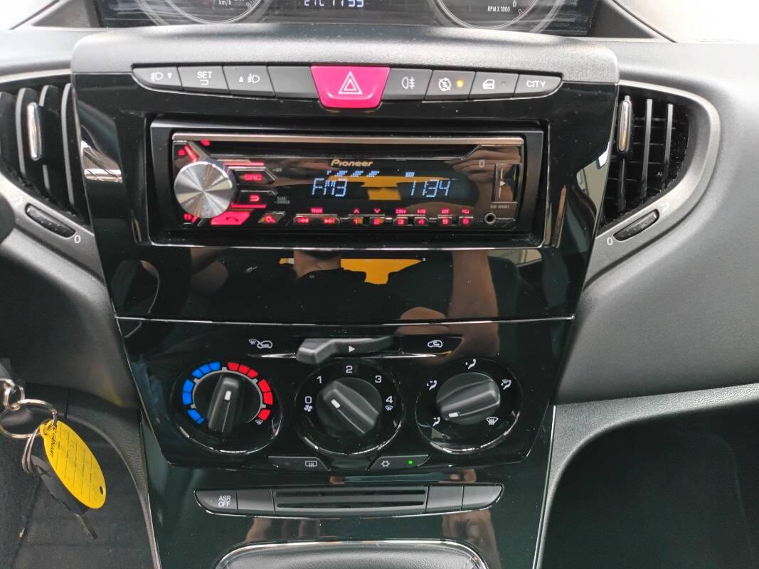 Lancia Ypsilon 1.3 mjt Silver s&s 95cv