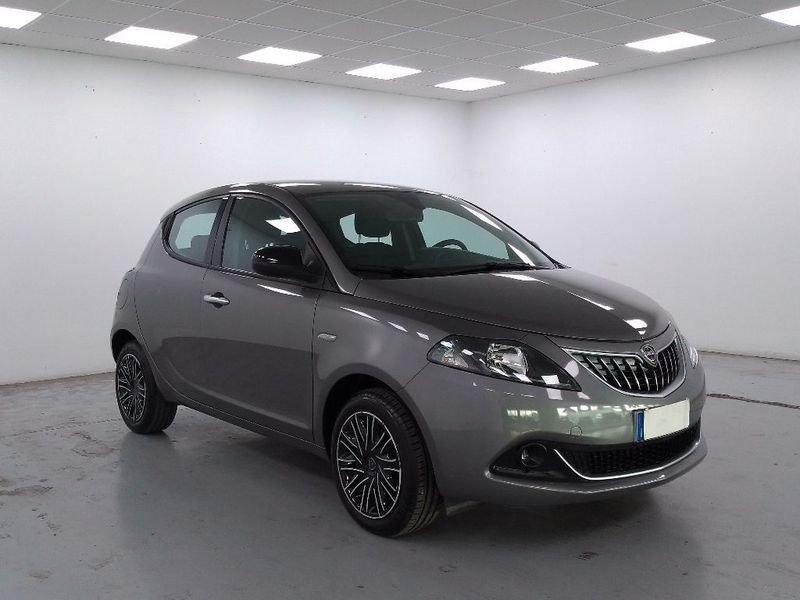 Lancia Ypsilon 1.0 firefly hybrid Gold s&s 70cv