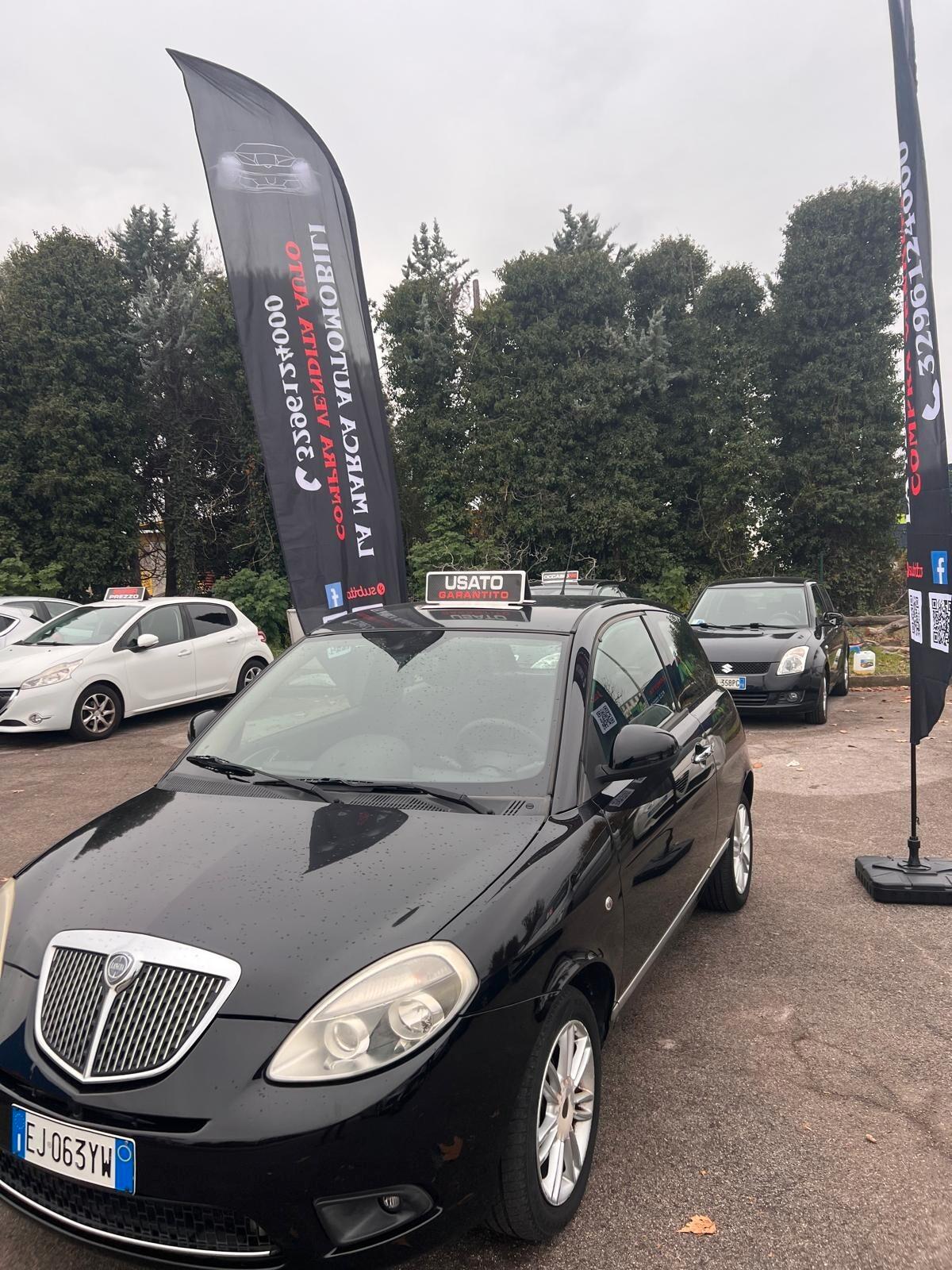Lancia Ypsilon 1.2 69 CV 5 porte S&S Platinum
