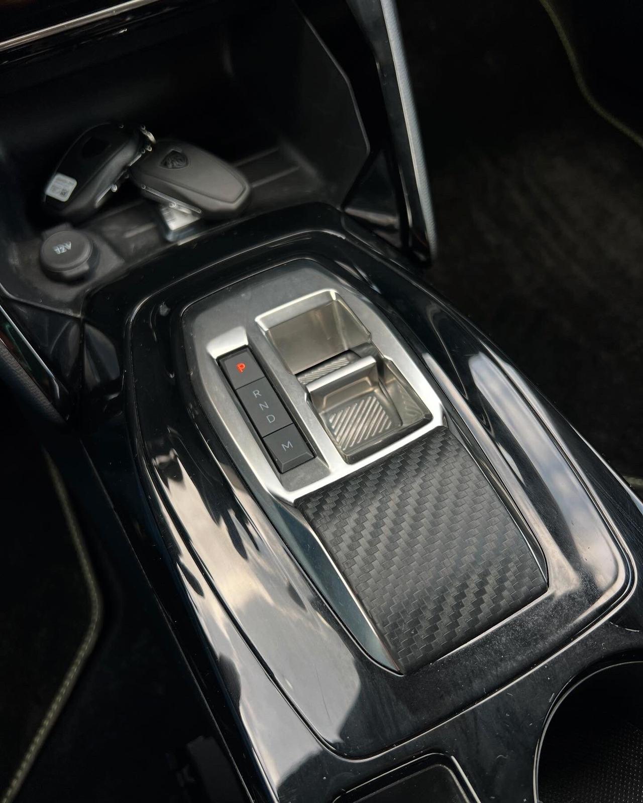 Peugeot 2008 Hybrid 145 e-DCS6 GT