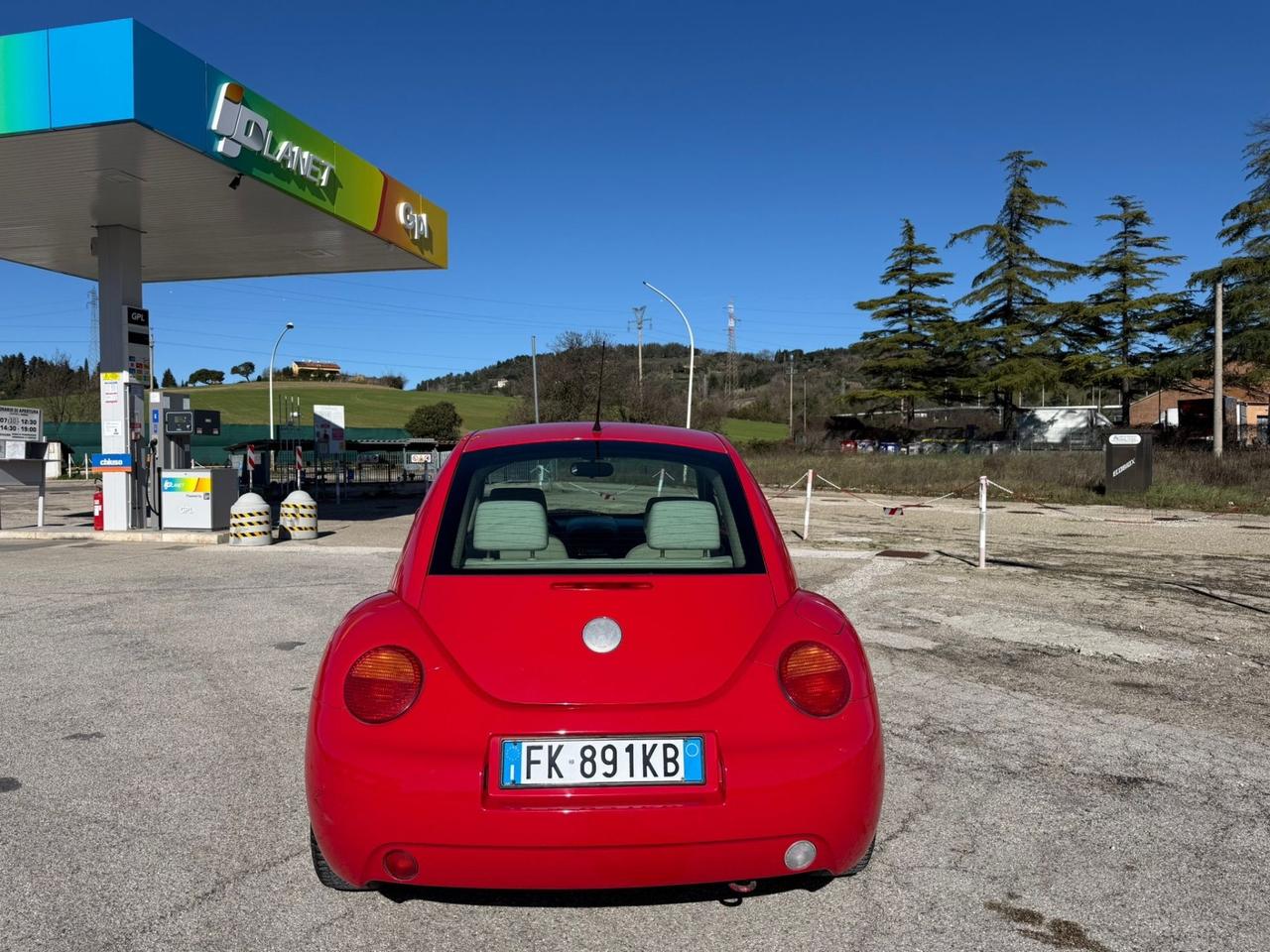 Volkswagen New Beetle 1.6 benzina Ok neopatentati
