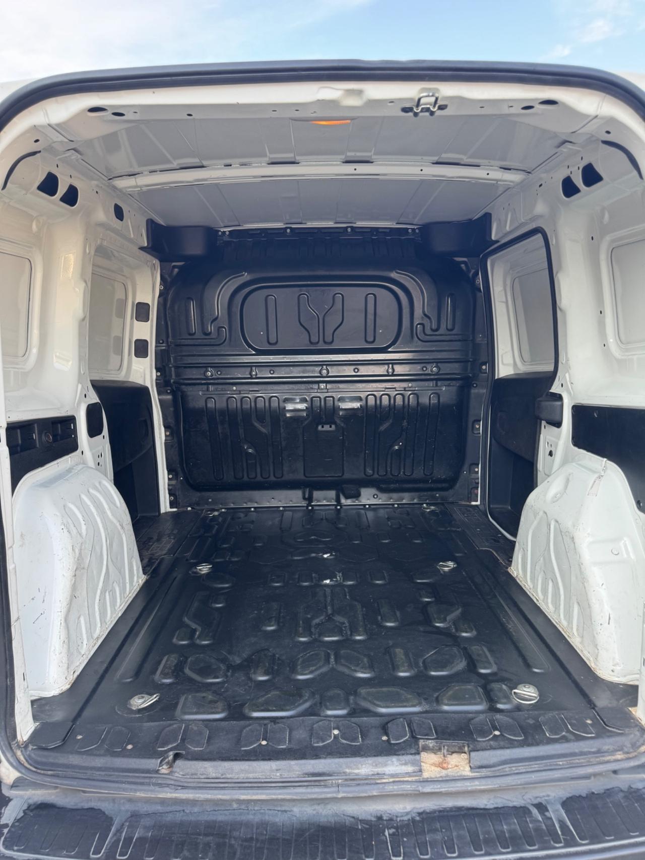Fiat Doblò 1.6 MJT 105CV 3 POSTI PC-TN Cargo Lamierato SX