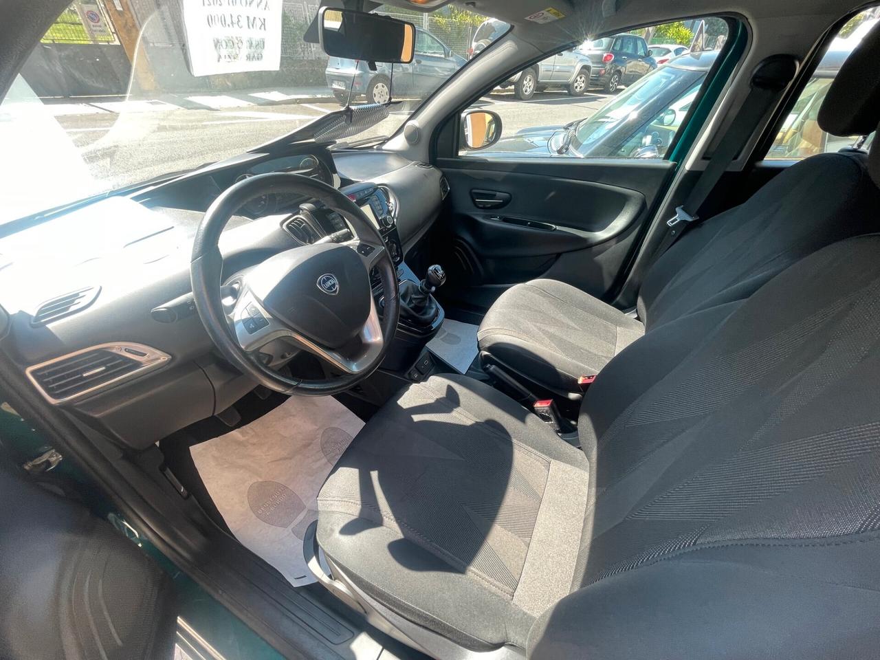 Lancia Ypsilon 1.0 Hybrid Ecochic Gold