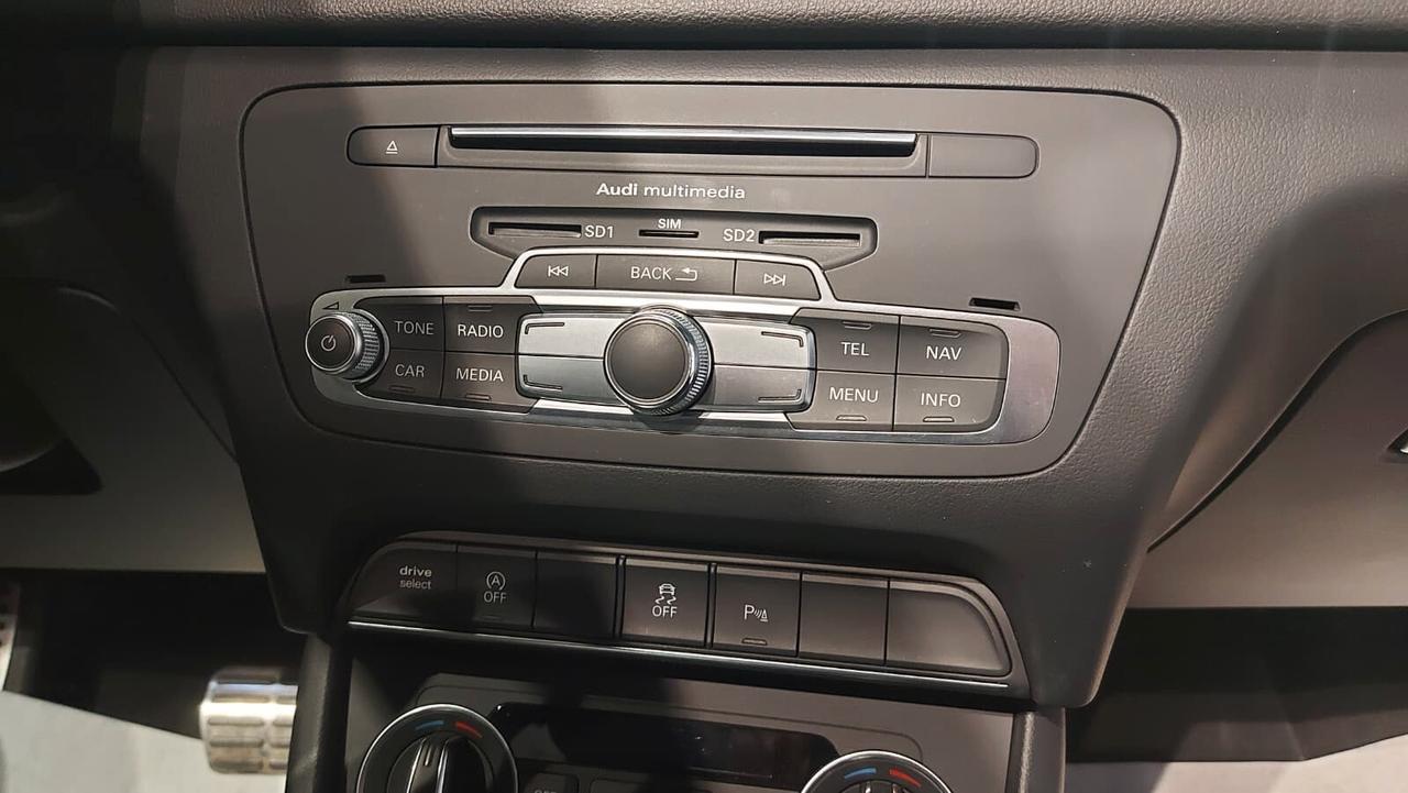 Audi Q3 RS 2.5 TFSI quattro S tronic performance