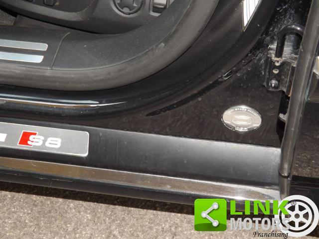 AUDI S8 5.2 V10 quattro tiptronic