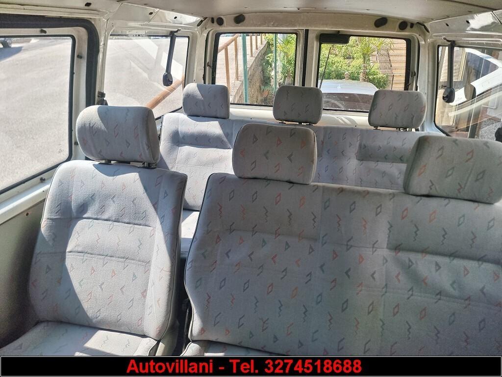 VOLKSWAGEN CARAVELLE-9 POSTI 2001