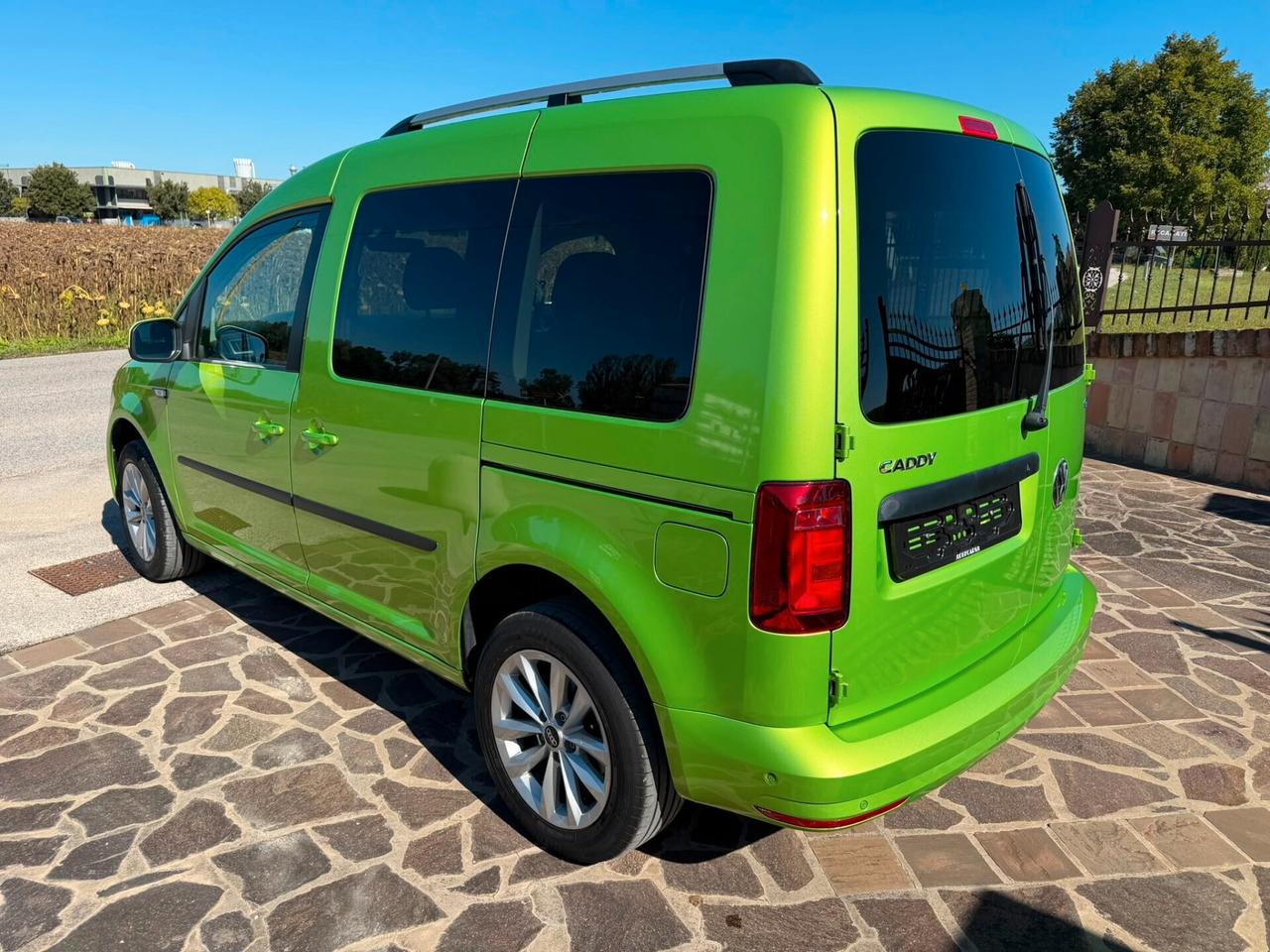 Volkswagen Caddy 1.4 TGI Highline PARI AL NUOVO