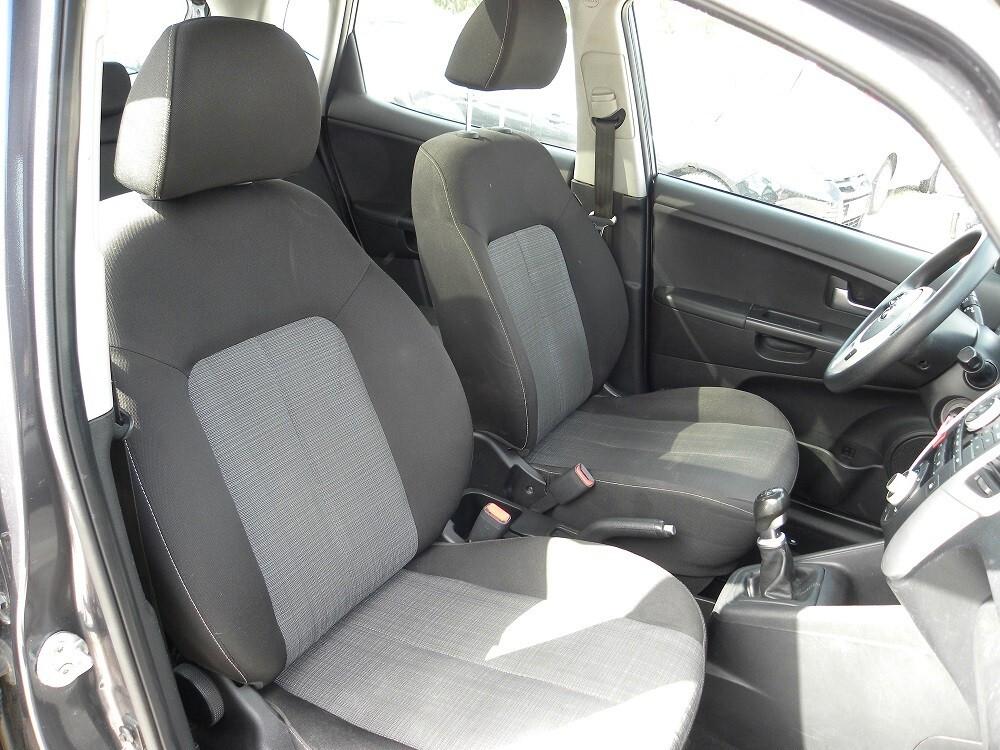 Kia Venga 1.4 CRDi 90CV Cool TETTO PANORAMICO CLIMATRONIC CRUISE MULTIFUNZIONE
