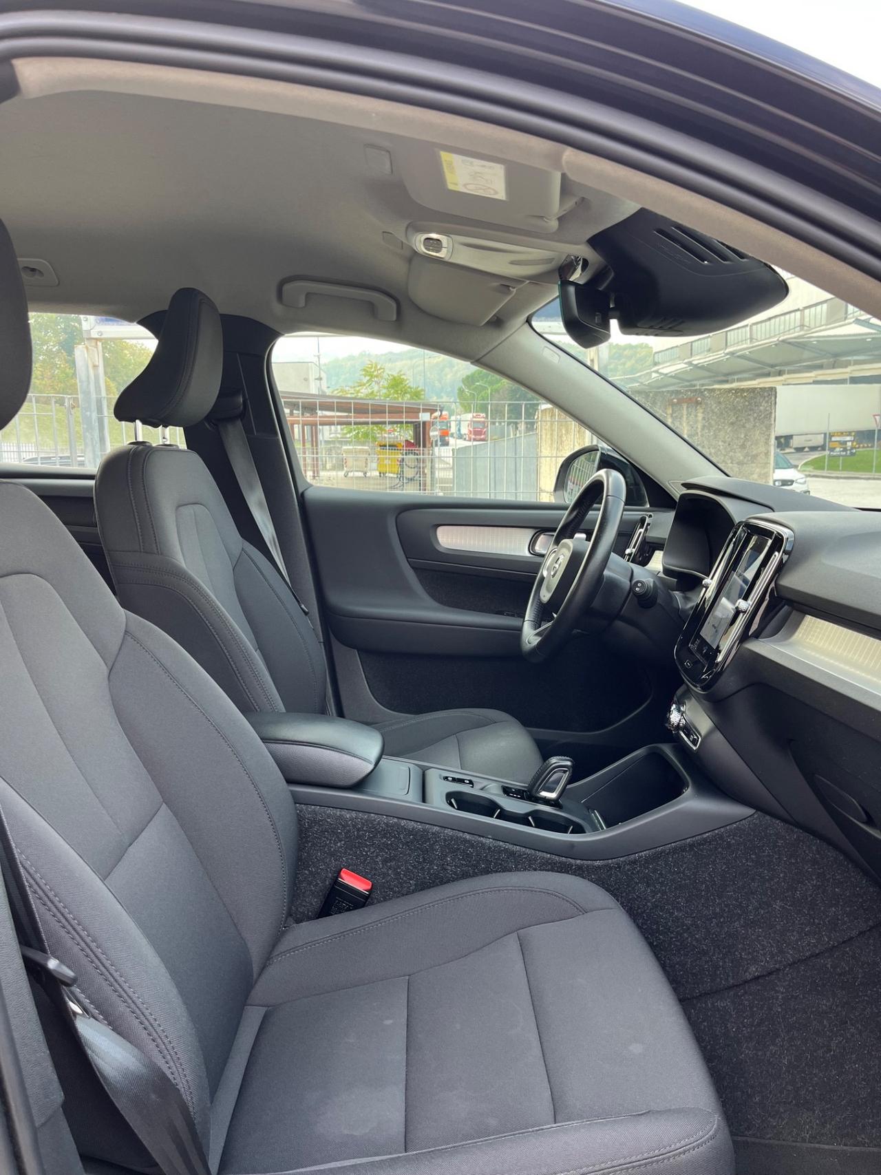 Volvo XC40 T2 Momentum Pro