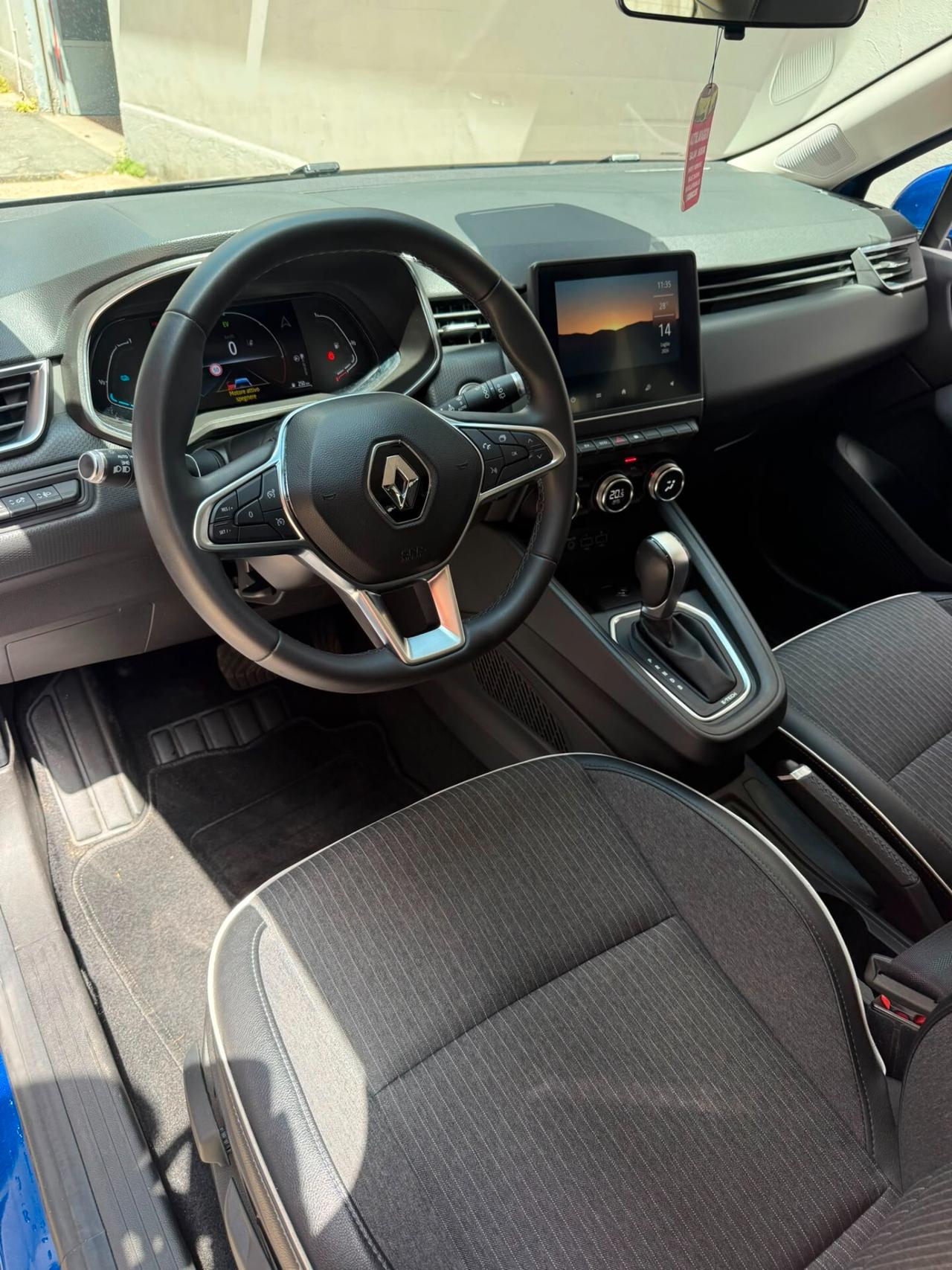 Renault Clio Full Hybrid E-Tech 140 CV 5 porte Initiale Paris