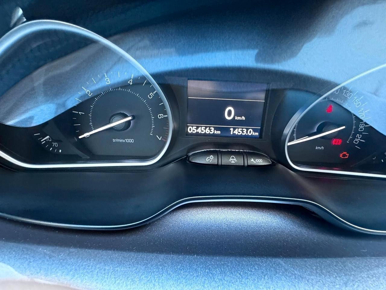 PEUGEOT 2008 1.2 VTi 82CV ALLURE NEOPATENTATI