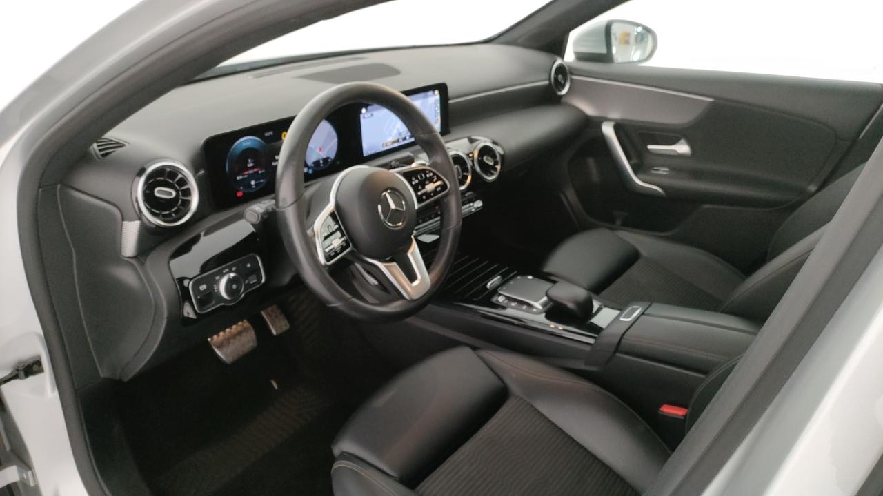 Mercedes-Benz Classe A - W177 2018 - A 180 d Sport auto