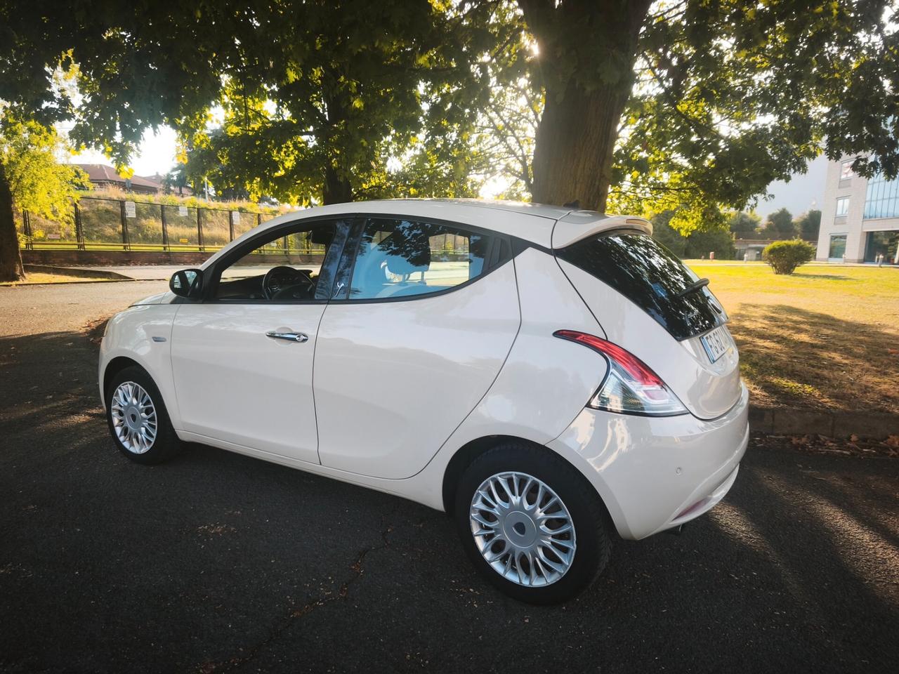 Lancia Ypsilon 1.2 69 CV 5 porte Platinum