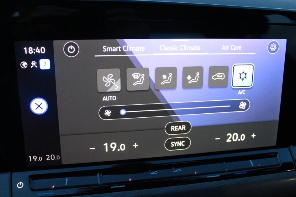 VOLKSWAGEN GOLF TDI 115cv *Barra LED centrale