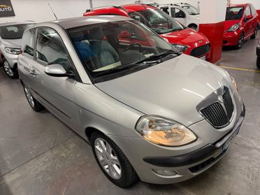 Lancia Ypsilon 1.2 16V Platino