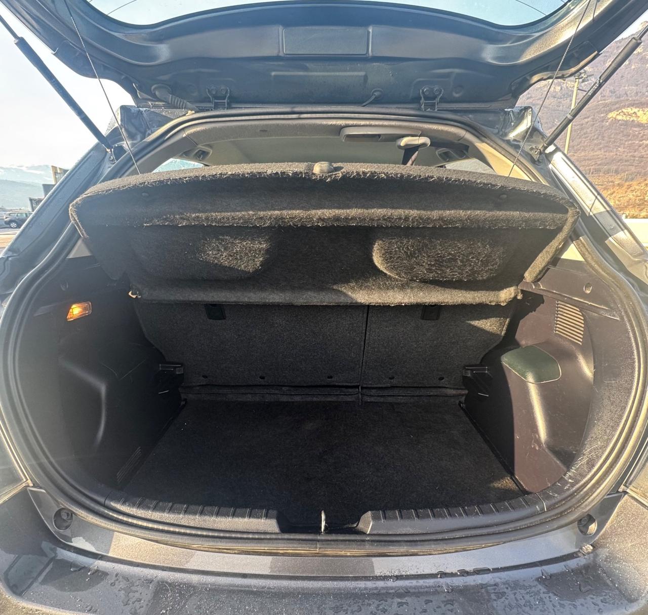 Toyota Yaris 1.5 Hybrid 5p Lounge Neopatentati