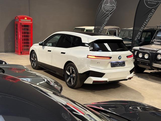 BMW iX xDrive 40 Pacchetto Sportivo