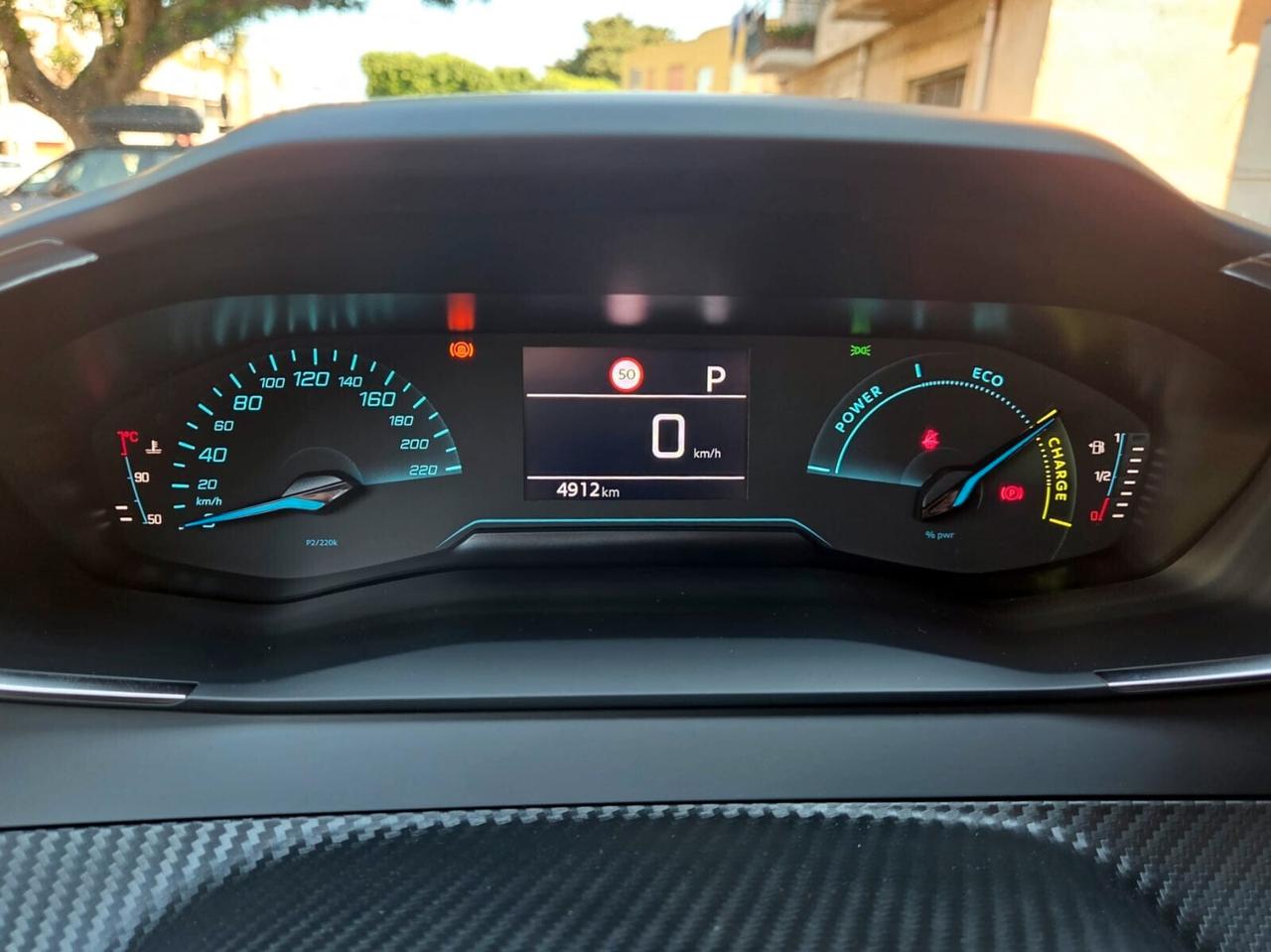 Peugeot 2008 Hybrid 136 e-DCS6 Style