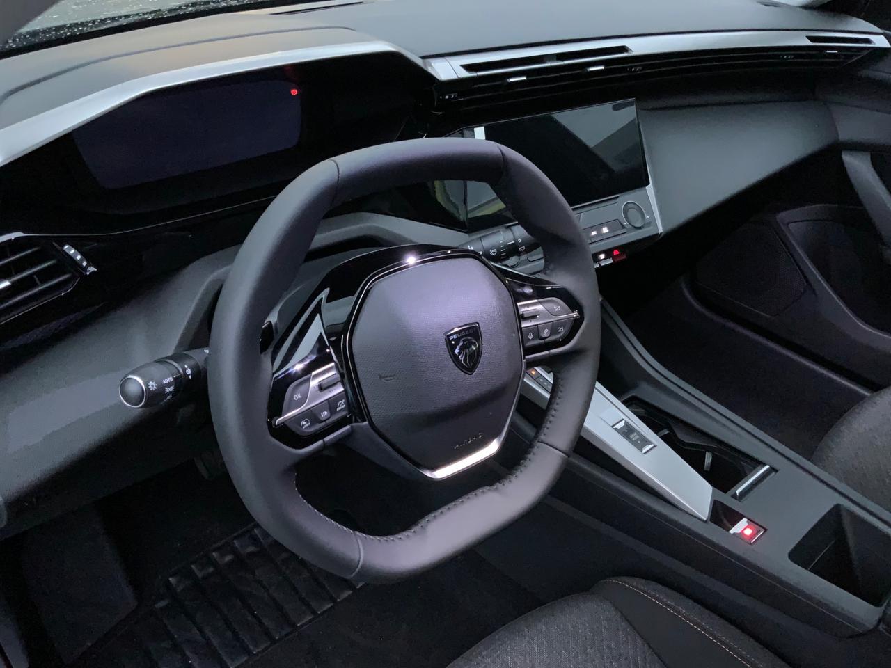 Peugeot 308 BlueHDi 130 S&S EAT8 SW Style