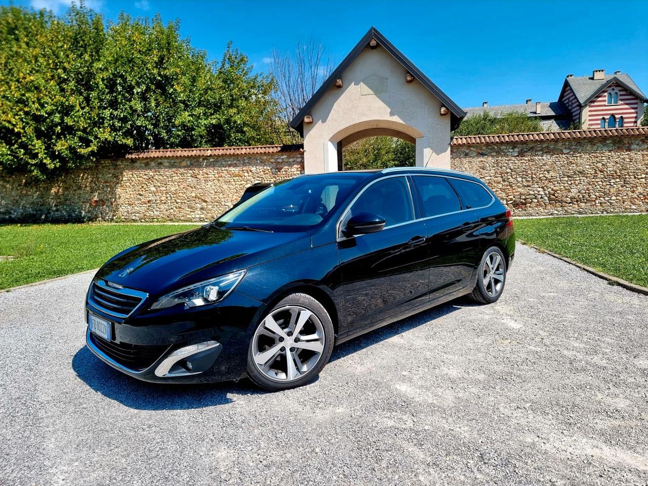 Peugeot 308 BlueHDi 120cv GT LINE ADATTA A NEOPATENTATI