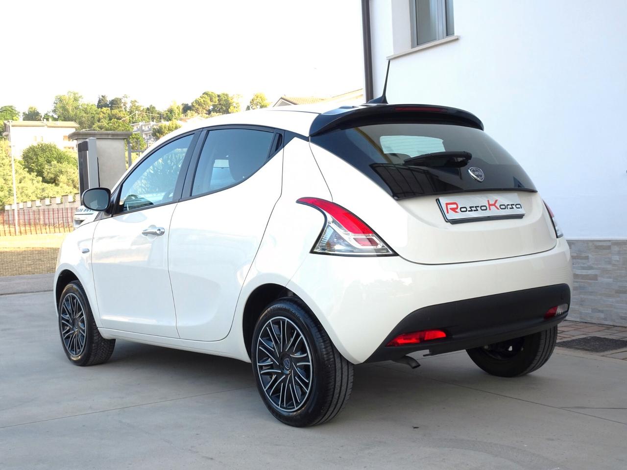 Lancia YPSILON 1.0 Hybrid ORO 70CV *COME NUOVA*