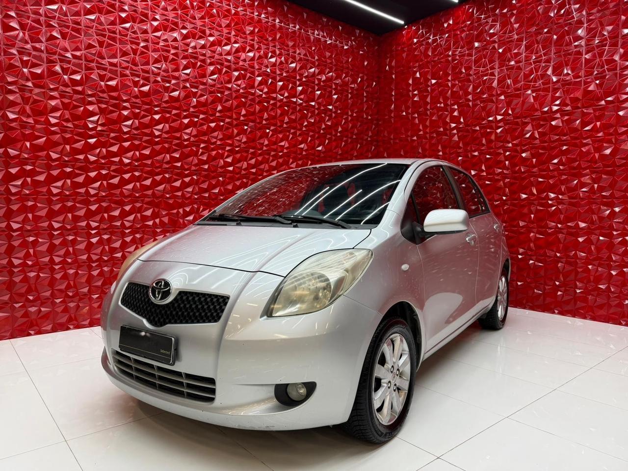 Toyota Yaris 1.0 5 porte Sol OK NEOPATENTATI