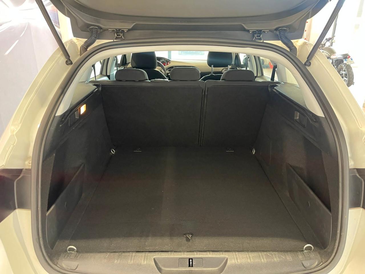 Peugeot 308 BlueHDi 100 S&S SW Business