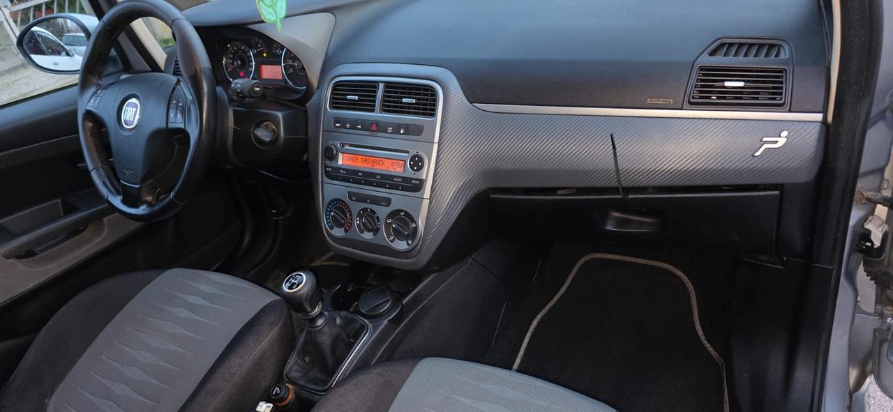 Fiat Grande Punto 1.4 5 porte Dynamic metano valido