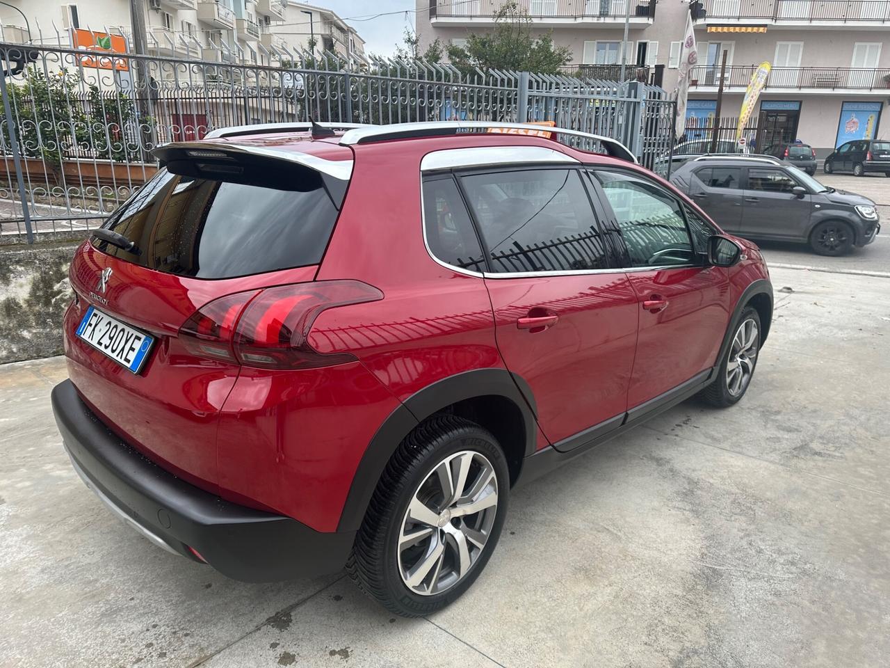 Peugeot 2008 BlueHDi 100 Allure