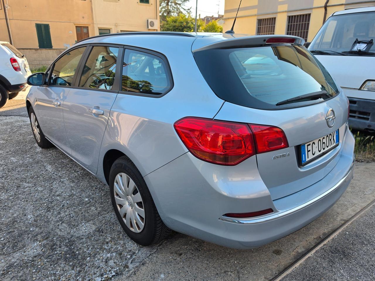 Opel Astra 1.6 CDTi 110CV Sports Tourer Elective Euro6 solo km 111370