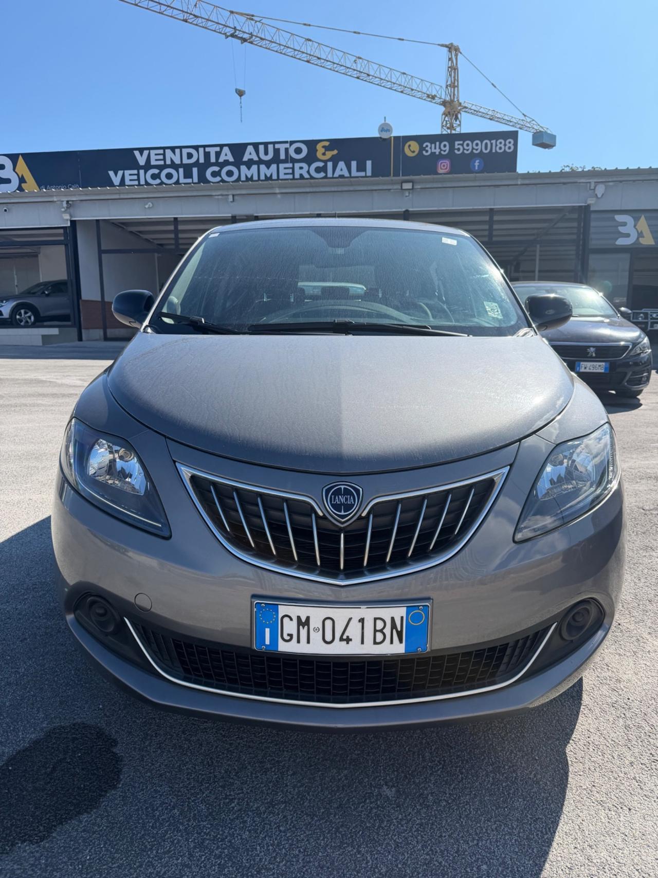 Lancia Ypsilon 1.0 FireFly 5 porte S&S Hybrid Ecochic Silver