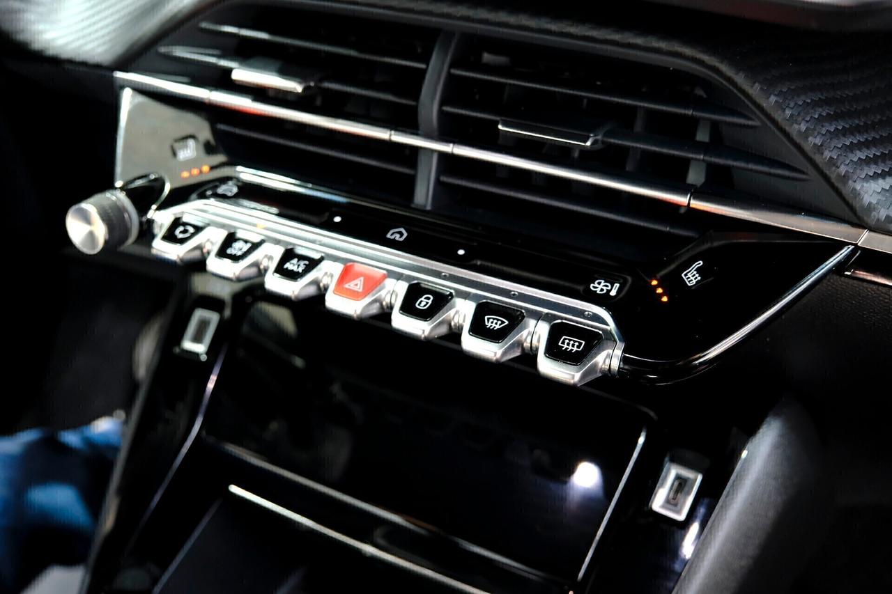 PEUGEOT 2008 1200 T 100cv ALLURE COCKPIT 3D
