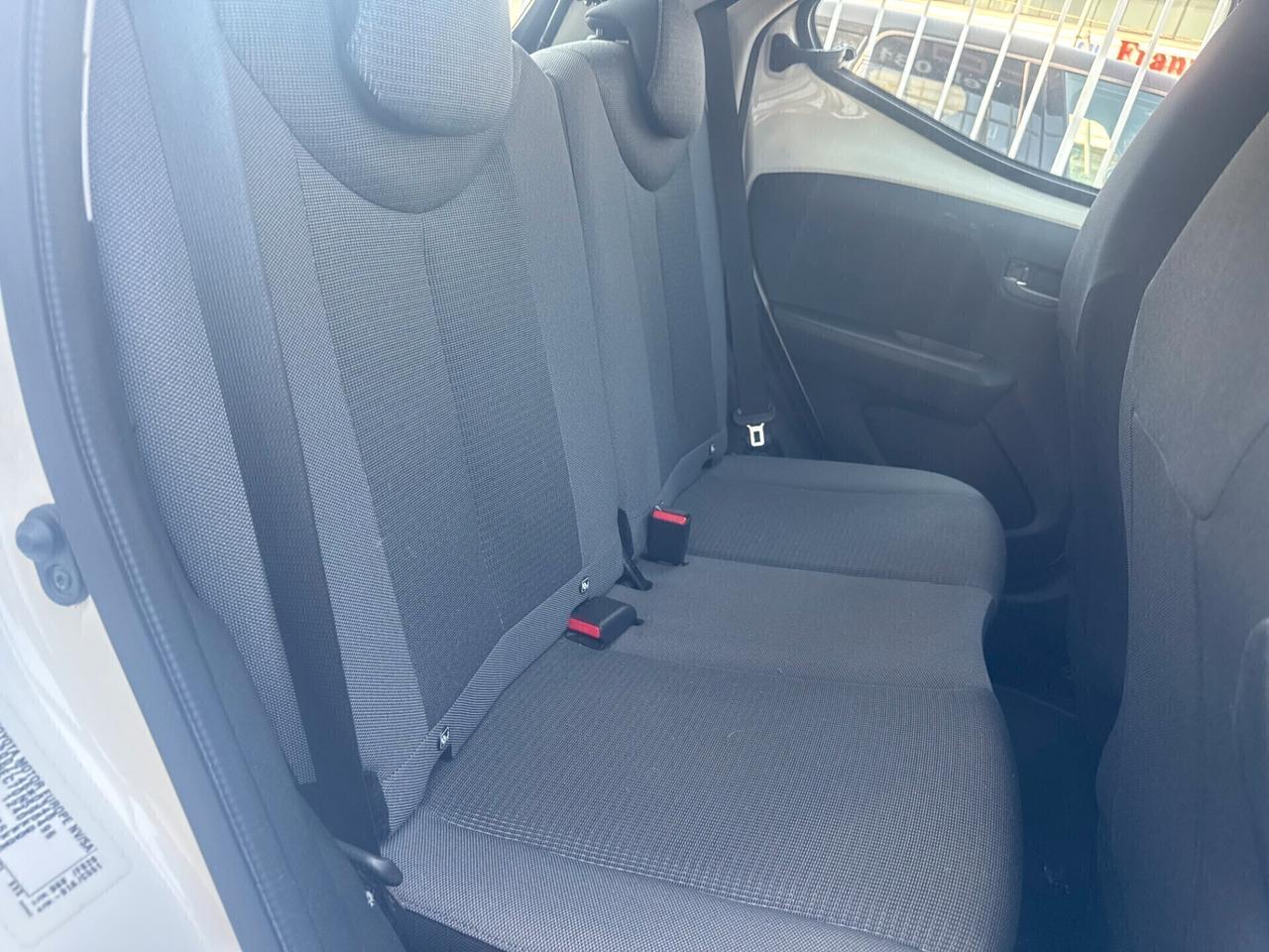 Toyota Aygo Connect 1.0 VVT-i 72 CV 5 porte x-play