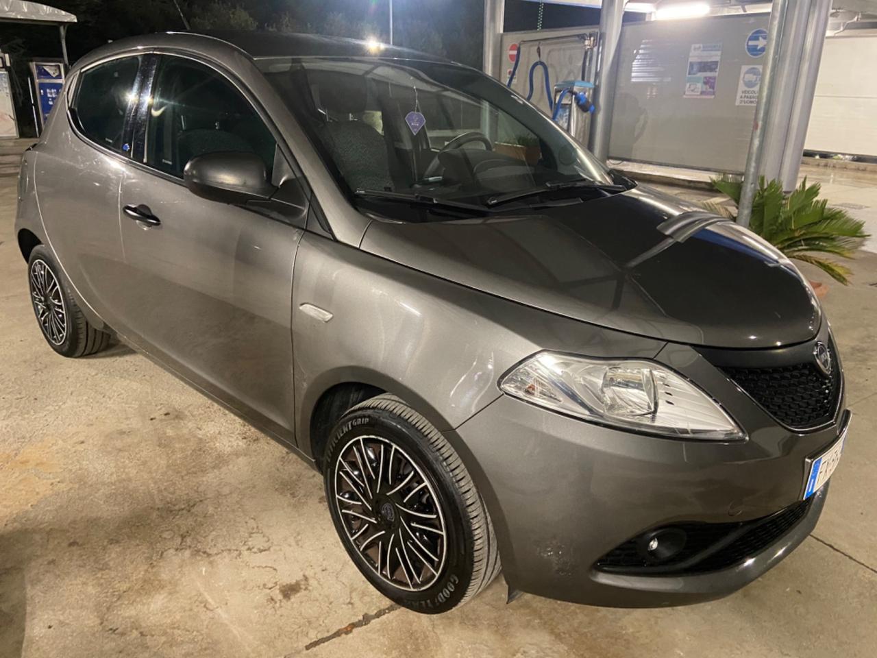 Lancia Ypsilon 1.2 GPL Elefant. Blu nuova garanzia