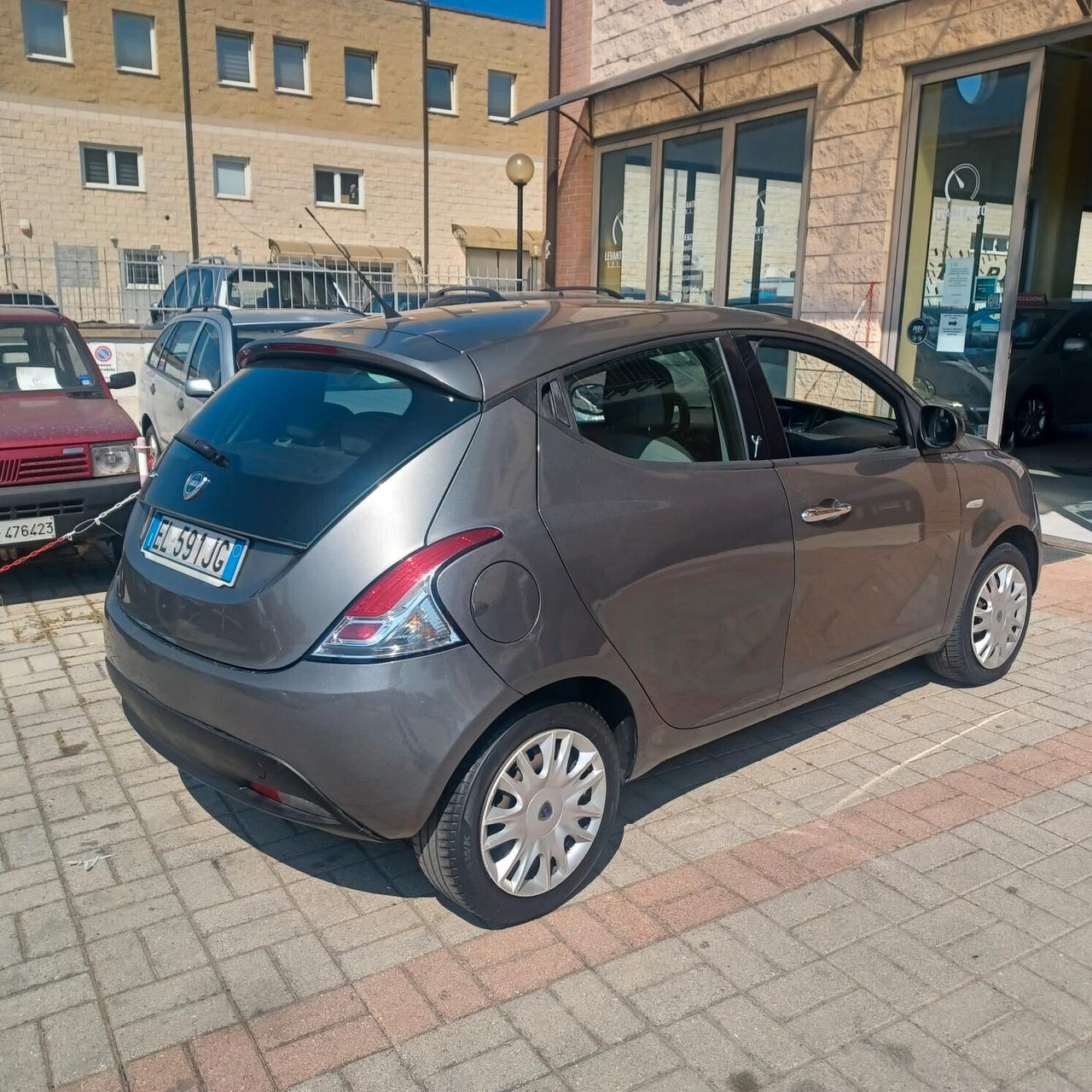 LANCIA YPSILON 1.2 FIRE NEOPATENTATI