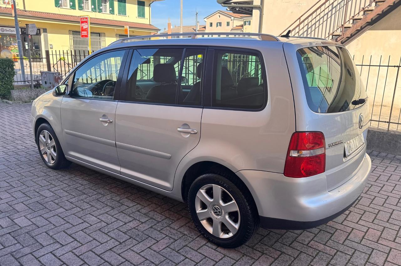 Volkswagen Touran 2.0 Tdi Ok Neopatentati