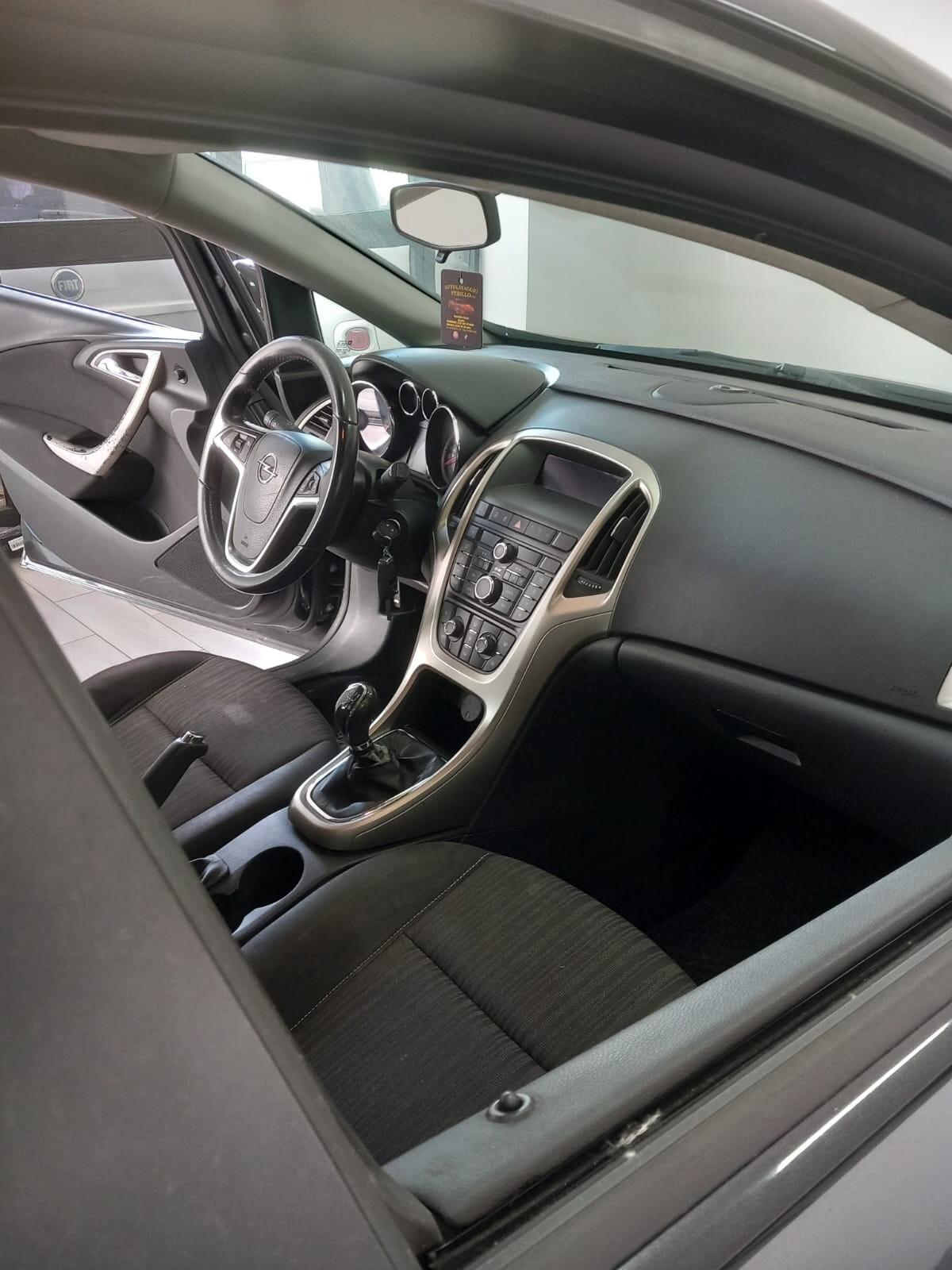 Opel Astra 1.4 Turbo 140CV Sports Tourer GPL Tech Cosmo