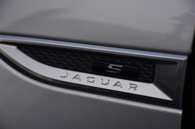 JAGUAR E-Pace 2.0 249 CV AWD aut. R-DYNAMIC S 20" *SOLO 37000KM*