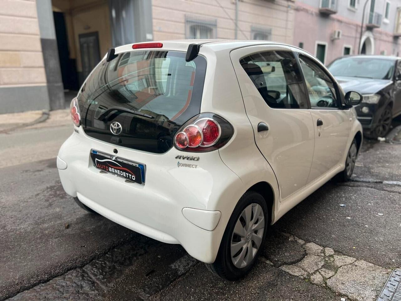 TOYOTA AYGO 1.0 CONNECT 5P 2013