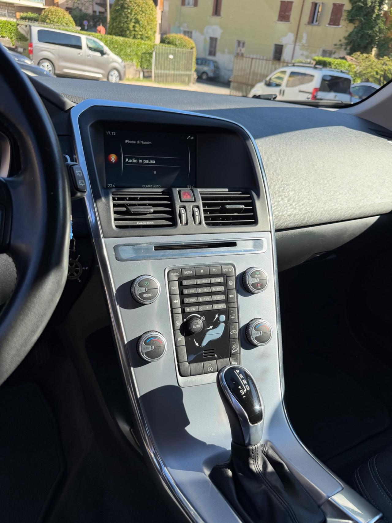 Volvo XC60 D4 AWD MOMENTUM 4x4 KMCERT GARANZ