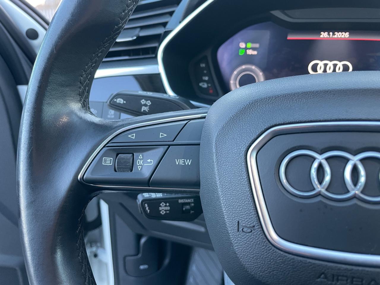 Audi Q3 45 TFSI e S tronic Business